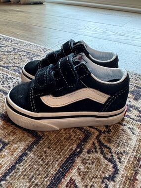 Vans Toddler Old Skool V Shoe